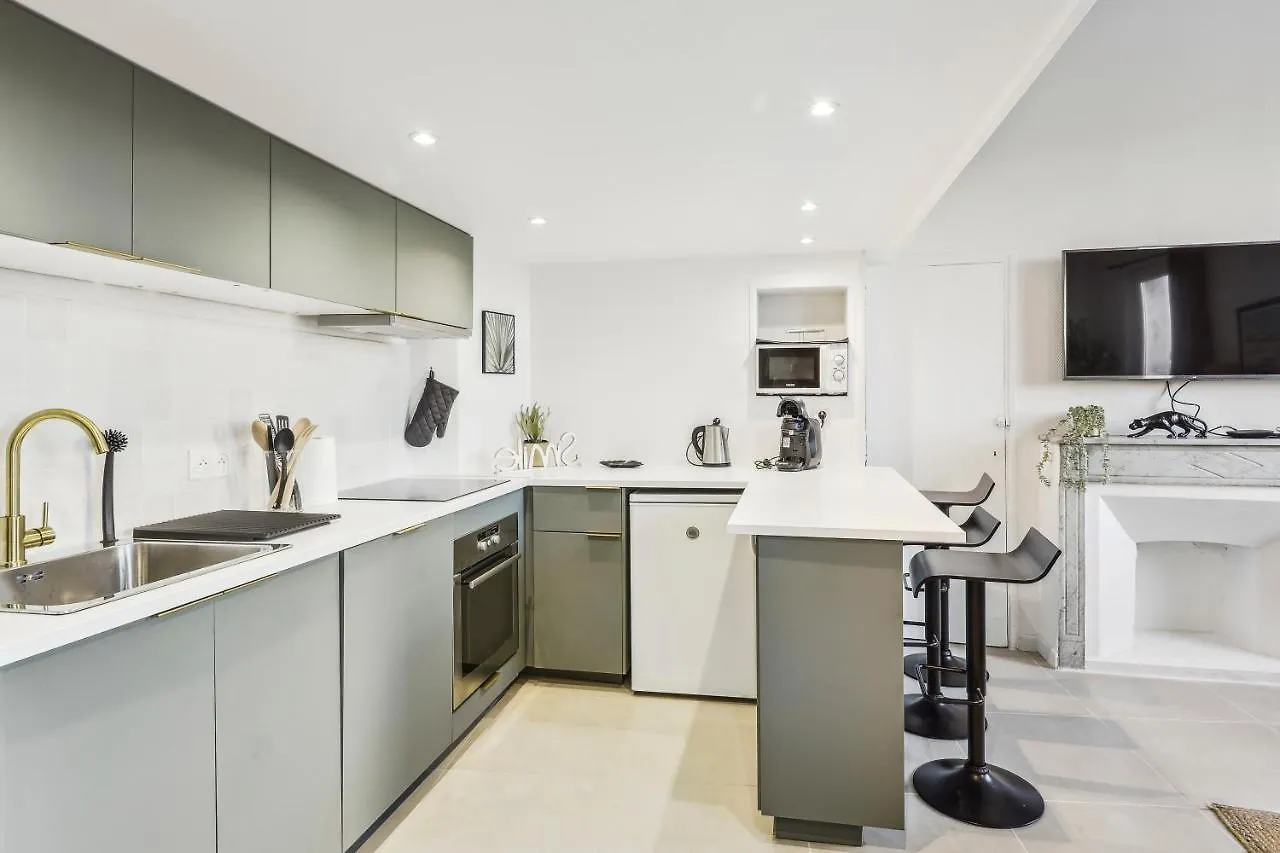 Apartment Charmant Logement Au Coeur Du Cours Julien Marseille